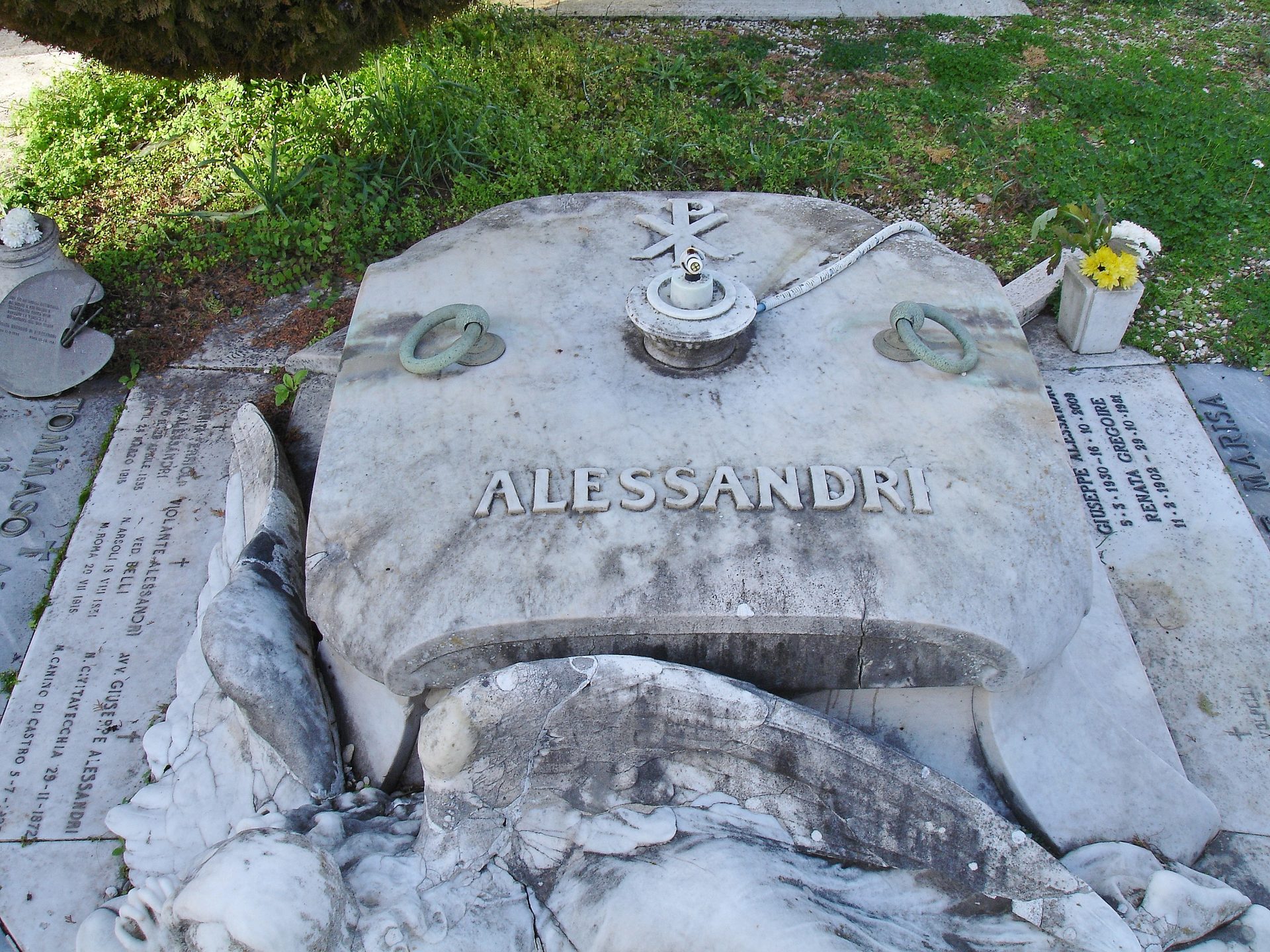 Alessandri's tomb.JPG